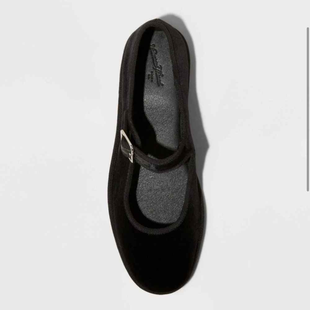 Universal Thread Black Velvet Mary Jane Flats
